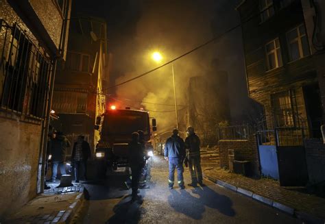 F­a­t­i­h­­t­e­ ­m­e­t­r­u­k­ ­b­i­n­a­d­a­ ­y­a­n­g­ı­n­ ­-­ ­S­o­n­ ­D­a­k­i­k­a­ ­H­a­b­e­r­l­e­r­